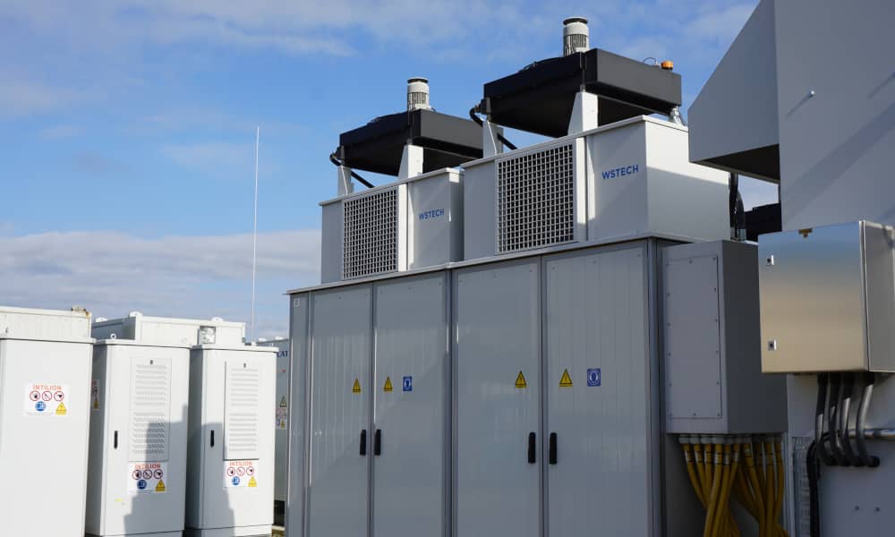 Stadtwerke Dinslaken nehmen ihren ersten Batteriespeicher in Betrieb