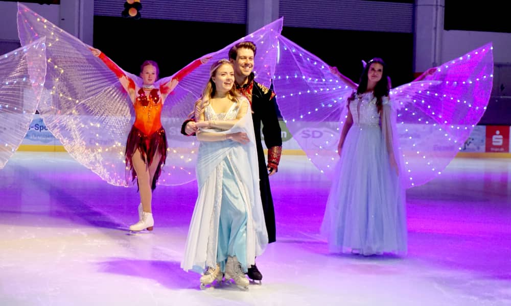 Szene aus dem Eismärchen 25 mit Dominik Reichelt und Partnerin
