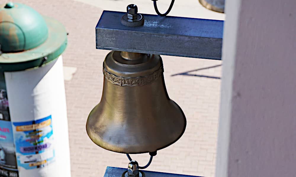 Eine Glocke des Glockenspiels