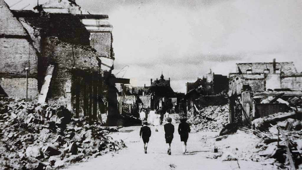 Zerstörtes Dinslaken 1945