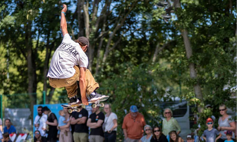 Skater macht einen Kick Flip beim PDS Jam